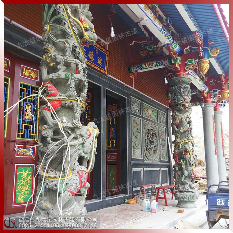 石雕盤(pán)龍柱圖片